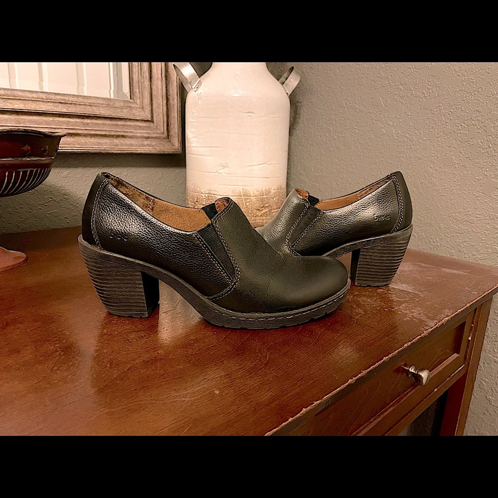 Born BOC Kimy Pebbled Leather Heeled Short Bootie